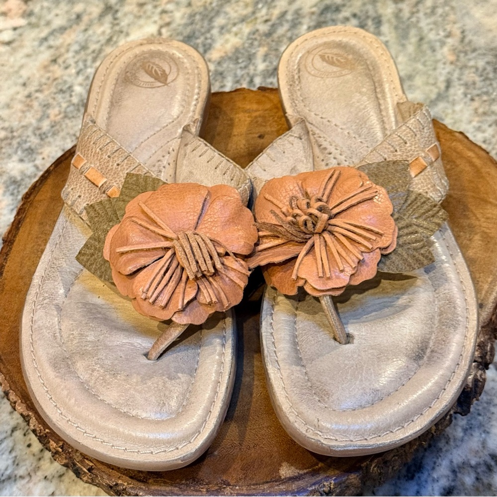 Nurture Magnolia Leather Flower Thong Sandals | Made in Brazil | Size 9.5